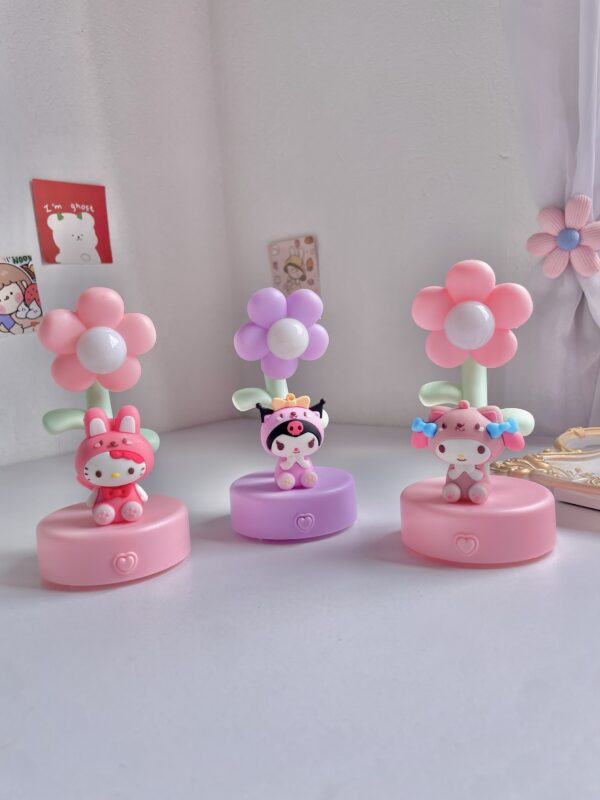 Lámpara de florecita Sanrio - Image 2