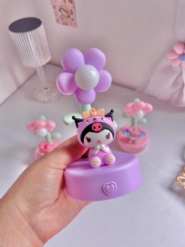 Lámpara de florecita Sanrio - Image 5