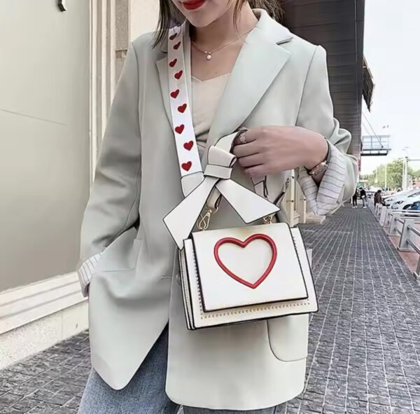 Bolso corazón blanco