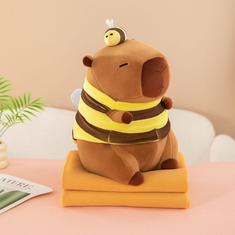 Peluche con cobija capybara avejita